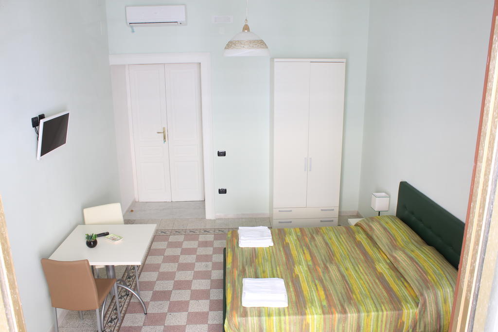 Bed & Breakfast San Francesco Salerno Szoba fotó